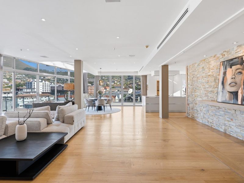Luxury Penthouse with 180° Table Mountain Views – Available Sept 2026 - Photo 3