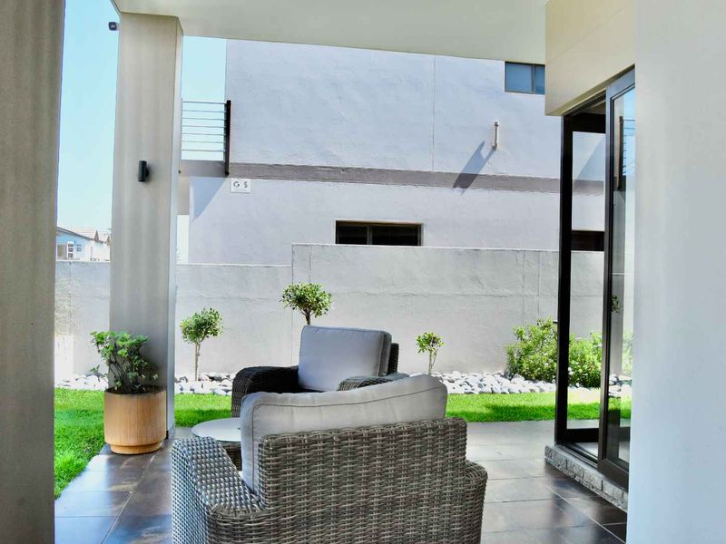 Spacious 4-Bedroom Family Home with Boma & Jacuzzi in prime location - Photo 10