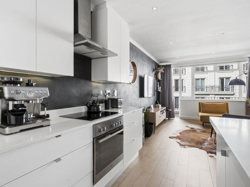 Turnkey, Renovated Apartment with Exceptional Outdoor Living - Photo 5