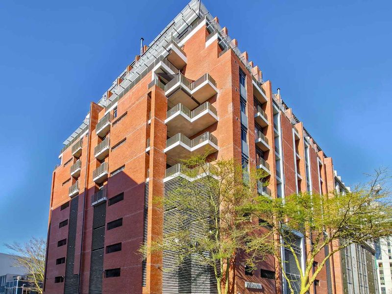 One bedroom apartment to rent in De Waterkant - Photo 1