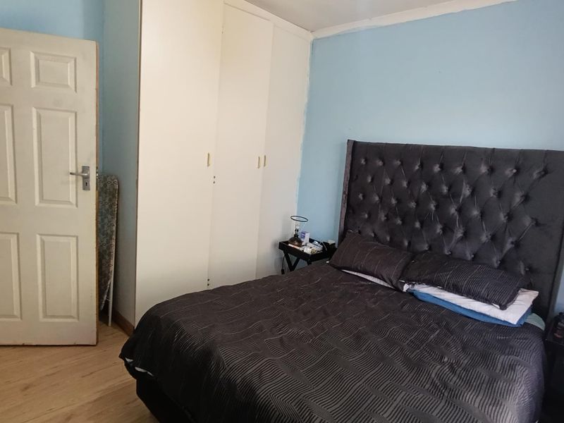 Charm meets Functionality: 3- Bedroom Townhouse - Photo 9