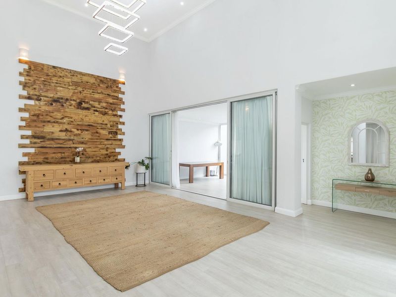 Sun-kissed country Estate family home - Photo 4