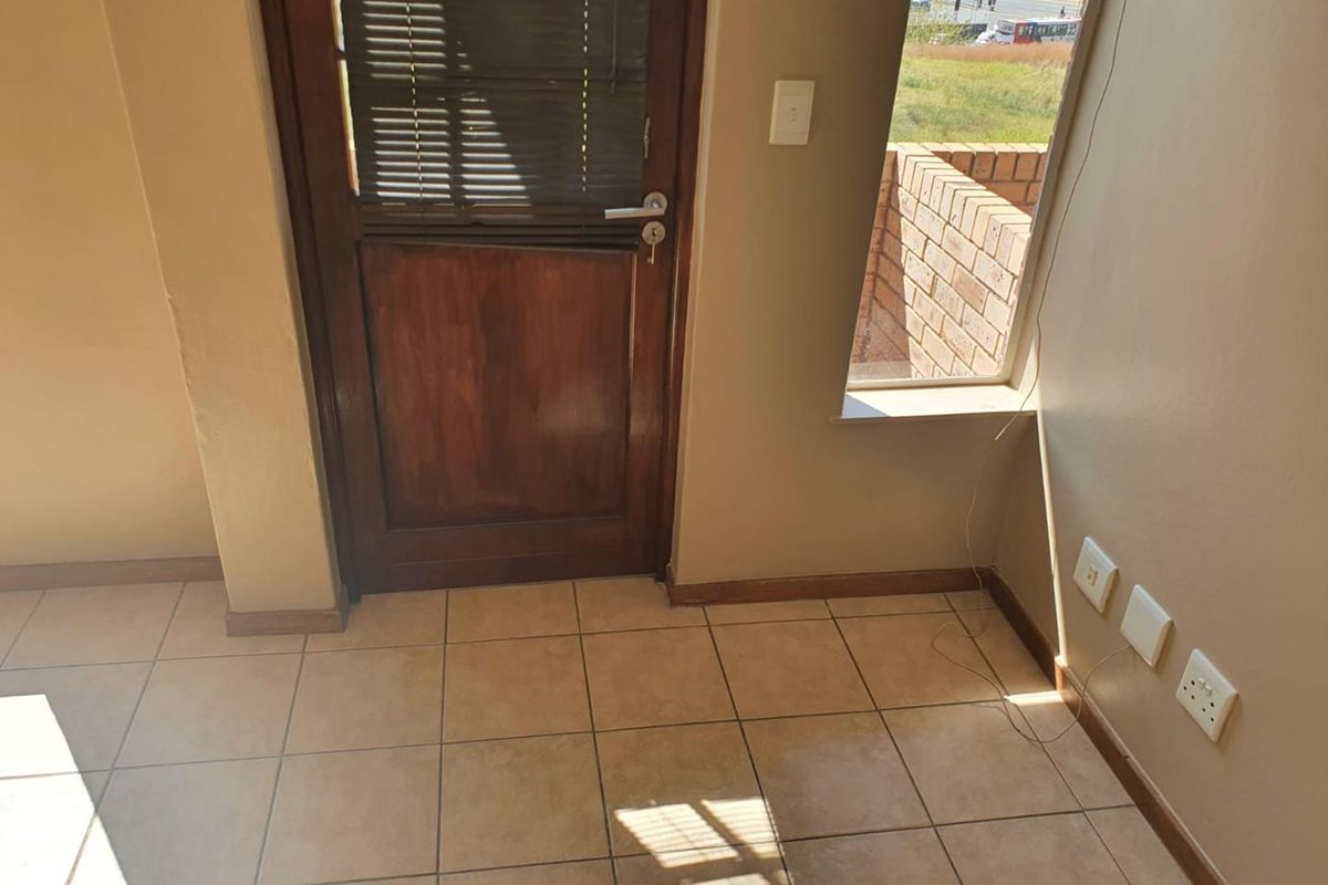 Lovely 1 Bedroom Apartment in Auckland Park. - Photo 4