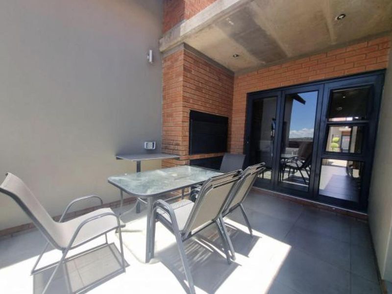 Modern 3 Bedroom House In Prestigious Stone Creek, Wild Olive Estate - Photo 5