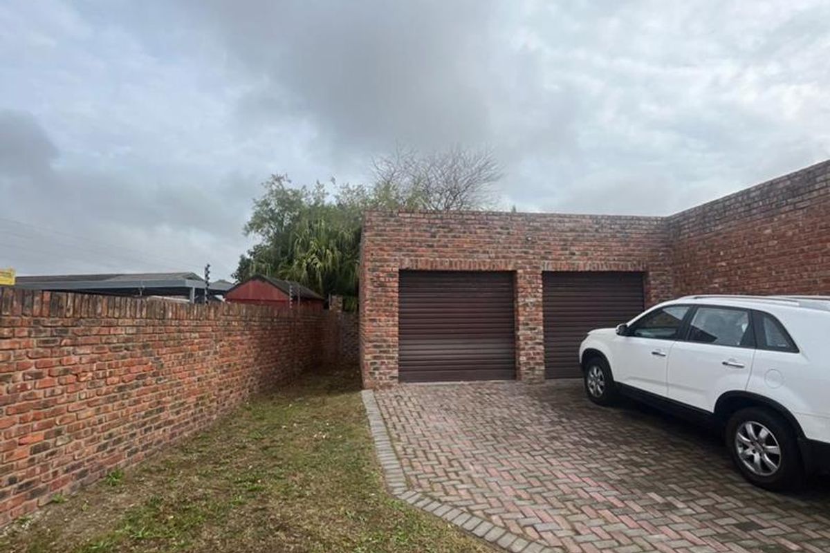 Modern 3 Bedroom House - Photo 4
