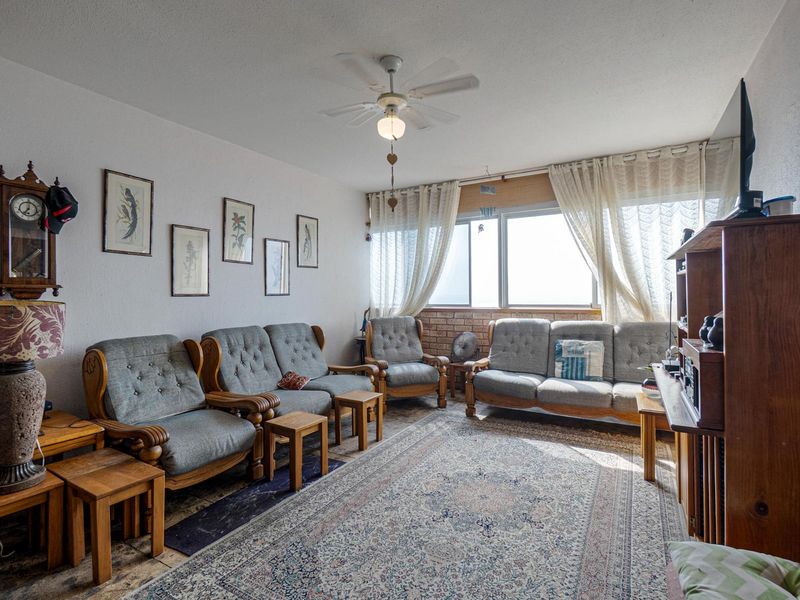 Sea views and space - Photo 3