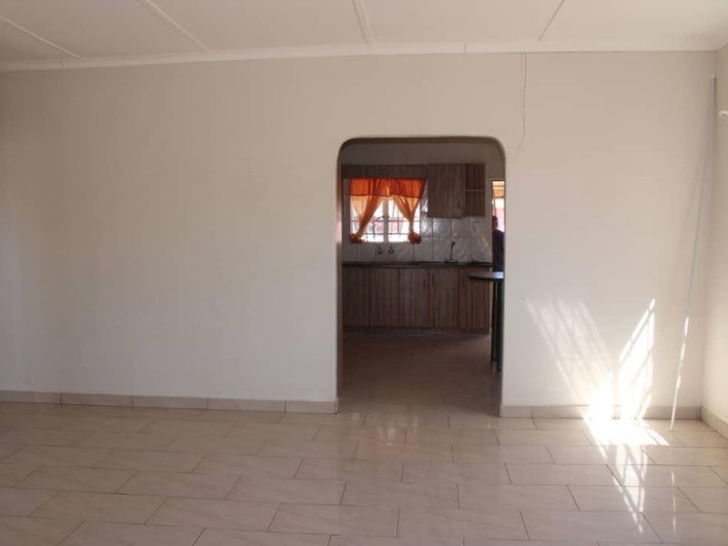 Three bedrooms house for sale in Outjo,  Selling Price N$1200000 (cost included), erf size 795 sqm - Photo 10