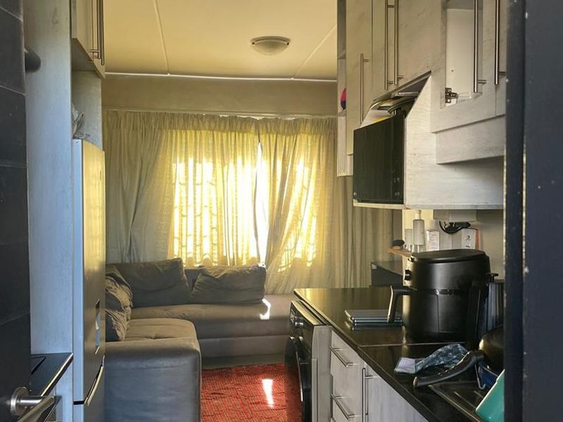 2 Bedroom apartment availble for sale - Photo 5