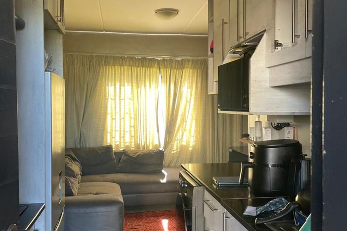 2 Bedroom apartment availble for sale - Photo 5