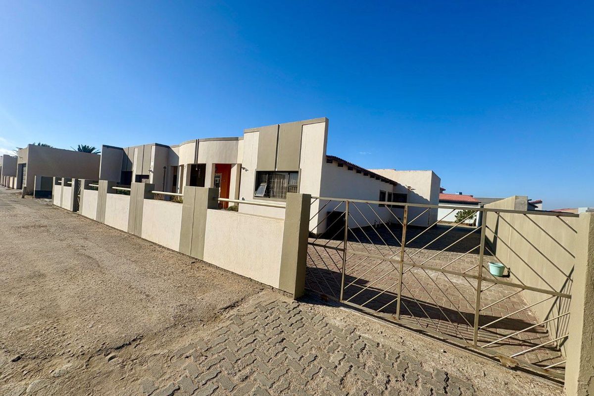 Family Home For Sale in Meersig - Photo 2