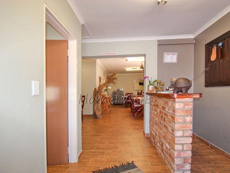 Otjiwarongo:  Immaculate 8 Bedroom Guesthouse for sale - Photo 4