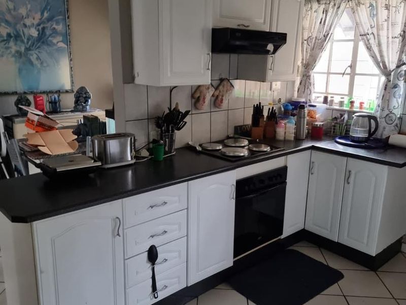 House for Sale in Brackendowns. - Photo 8