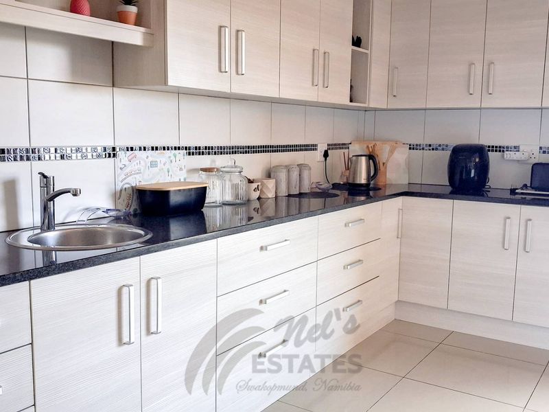 Penthouse For Sale in Central Vineta, Swakopmund - Photo 4