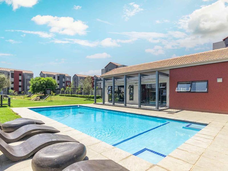 Stunning 1 Bedroom Apartment - Photo 1