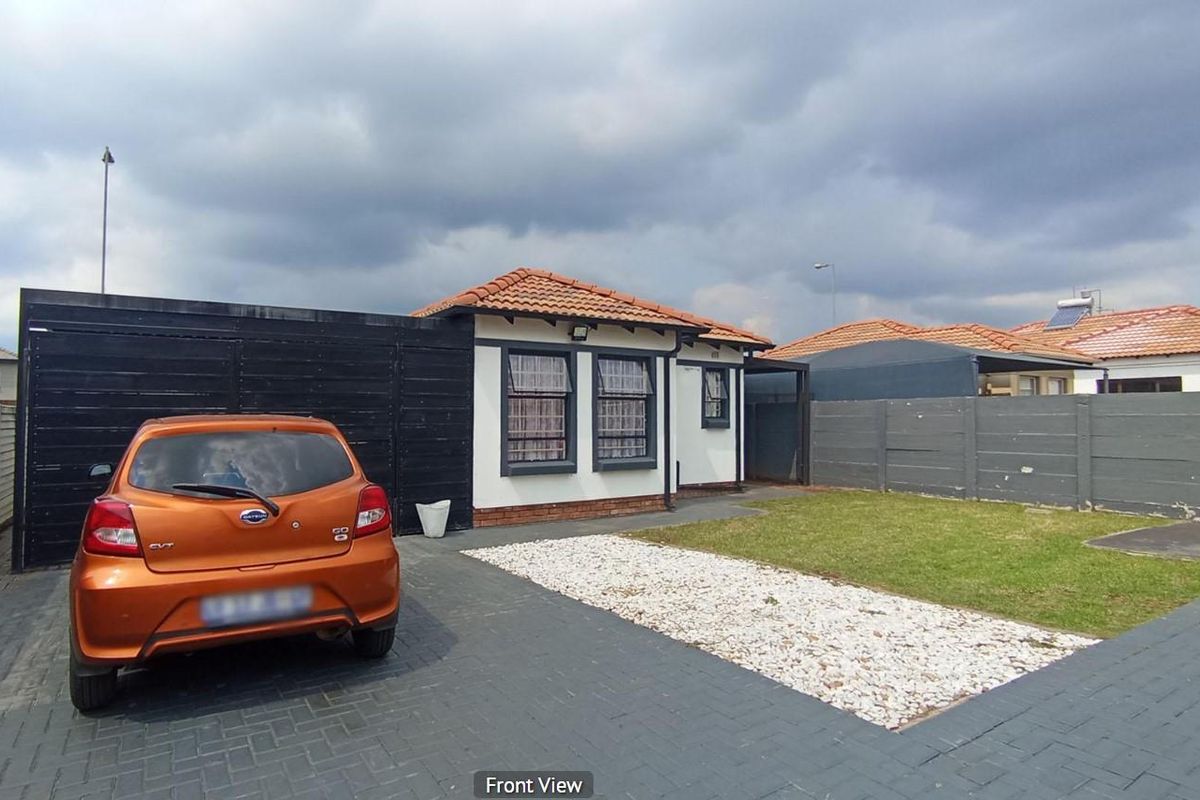 2 Bedroom, 1 Bathroom House for Sale in Andeon - Photo 2