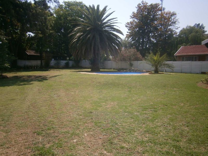 4 Bedroom House to Rent in Brackenhurst - Photo 5