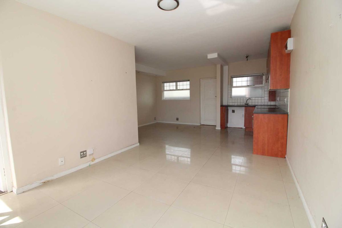 0.5 Bedroom Apartment - Sea Point - Photo 2