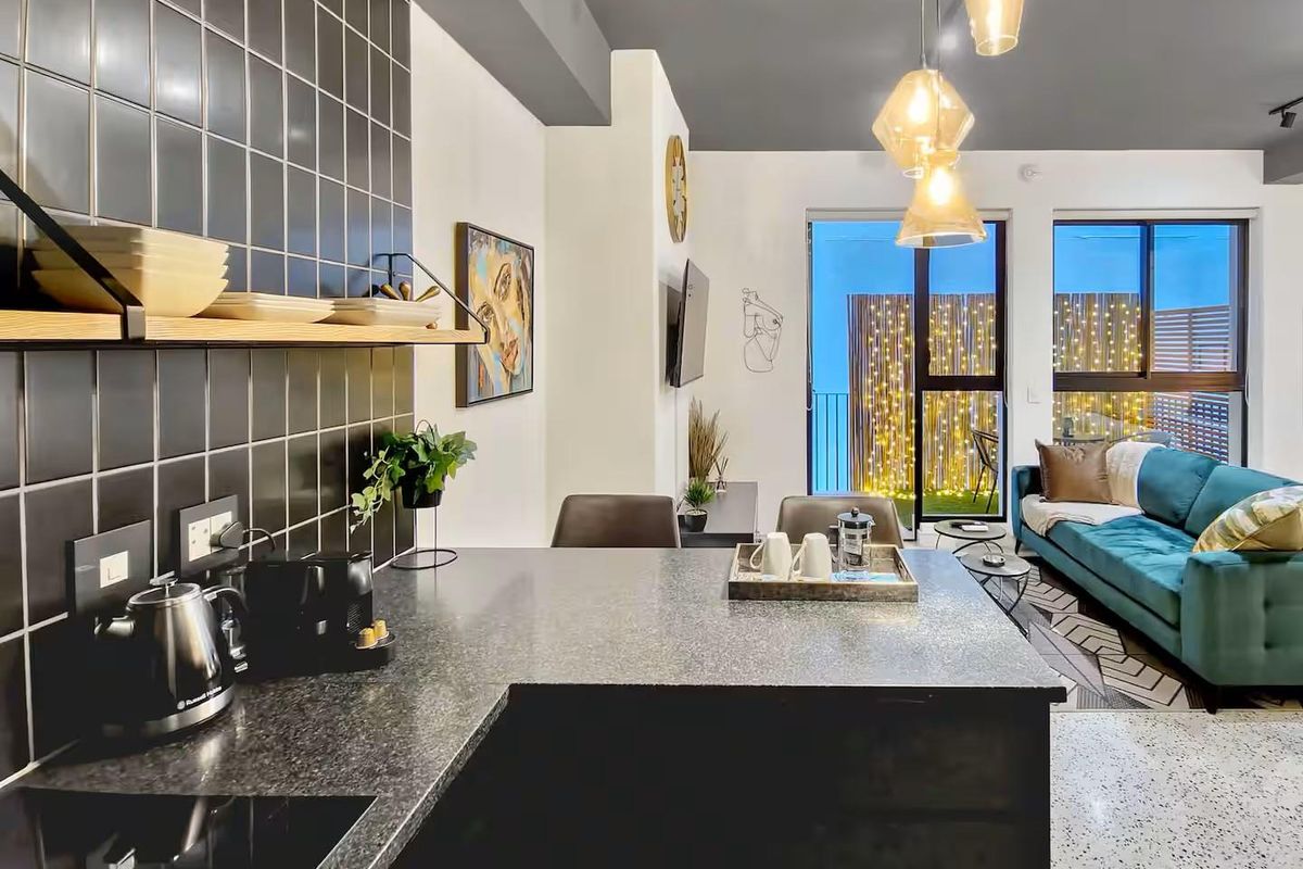 Fully Furnished Chic City Pad - Photo 3