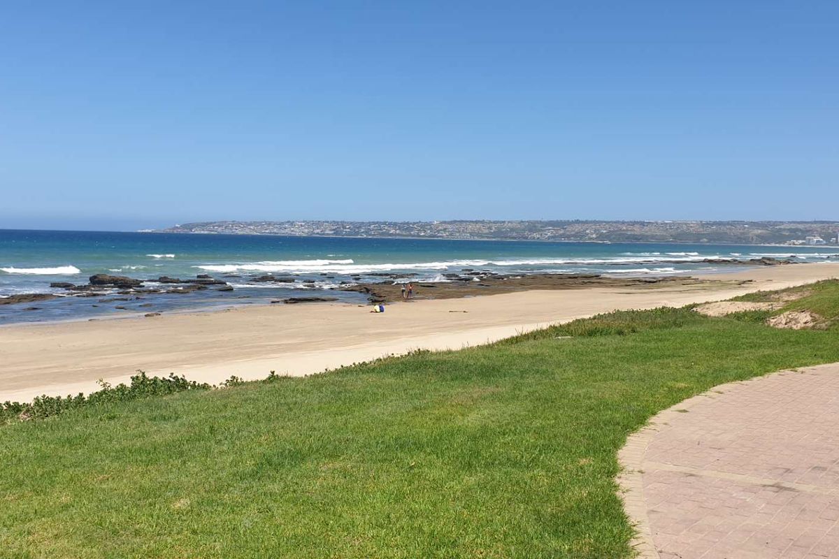 Sun, see and sand  -       Perfect beachfront location - Photo 5