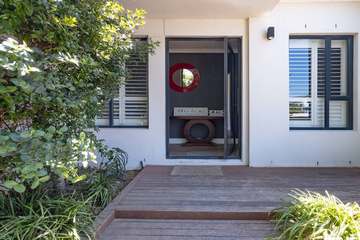 BEAUTIFUL Family home situated in Sitari Country Estate For Sale - Photo 2