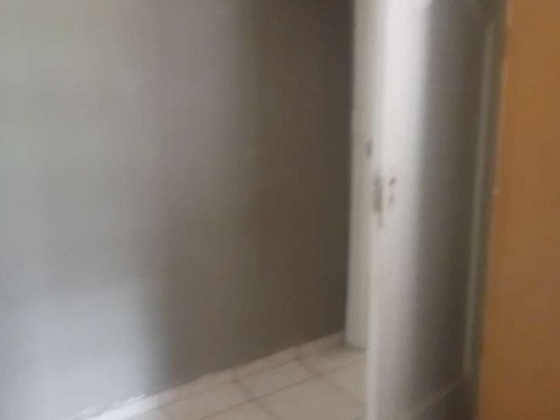 Ground floor two-bedroom flat to let in Benoni Central - Photo 8