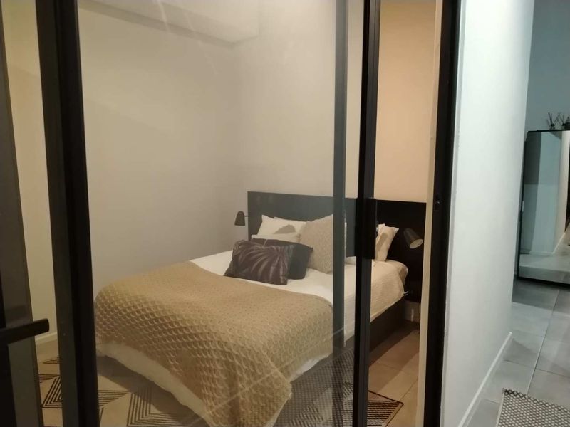 Stylish 1-Bedroom Apartment in the Prestigious Black Brick Building, Sandton - Photo 8