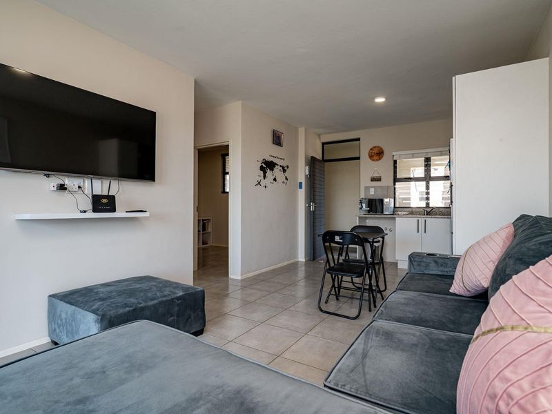 2 bedroom apartment in Kingsgate Estate - Photo 9