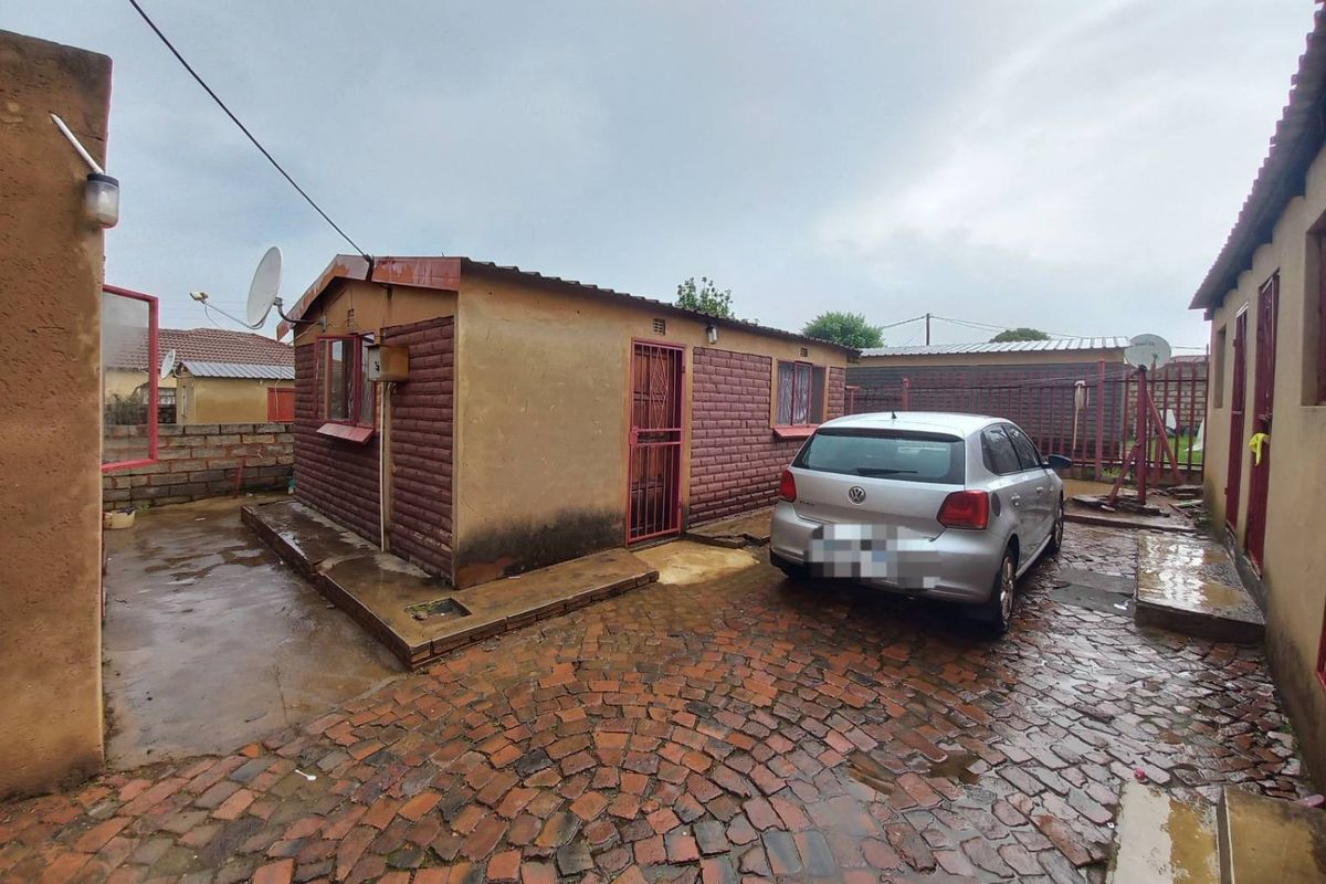 Seven bedrooms in Lotus Gardens - Photo 5