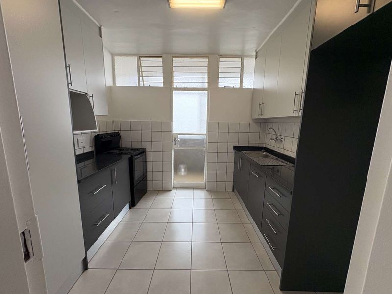 Refurbished Kitchen, 2 bed 2 bath - Photo 4