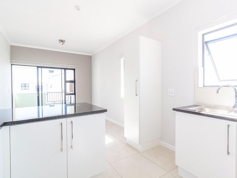 Sunny spacious One bedroom First floor apartment - Photo 6