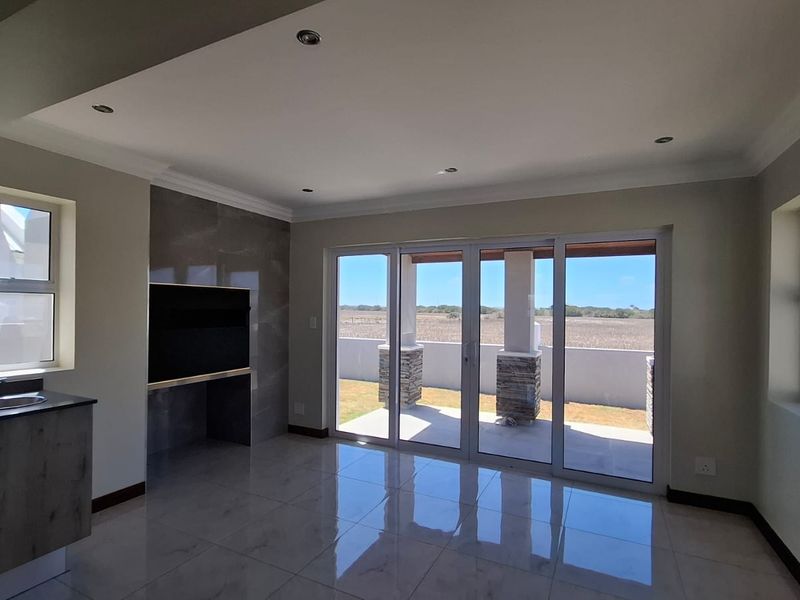 Chic Coastal Home: Style and Comfort in Witsand - Photo 8