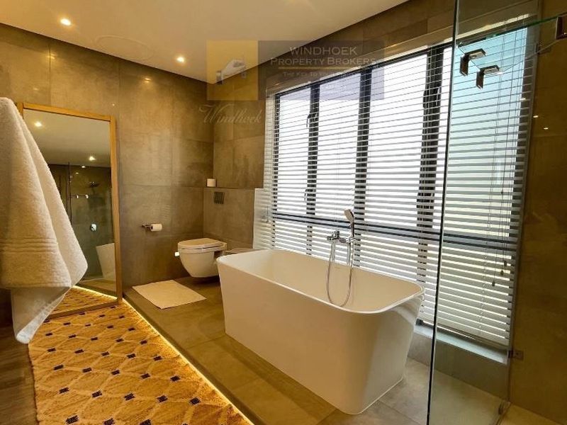 Upmarket FULLY FURNISH villa to Rent - Photo 8