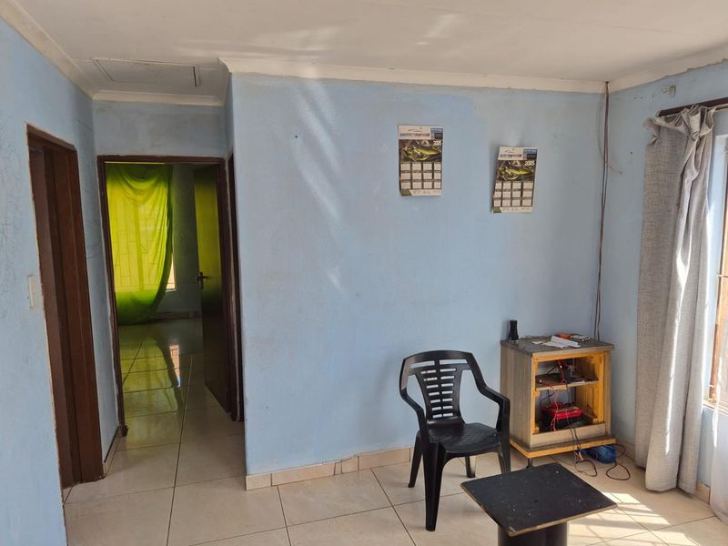 2 bedrooms house for sale in Soshanguve VV - Photo 7