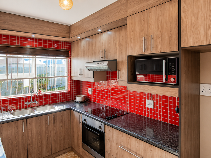 Spacious Family Home with Pool, Entertainment Area & Dual Automated Garages - Photo 6