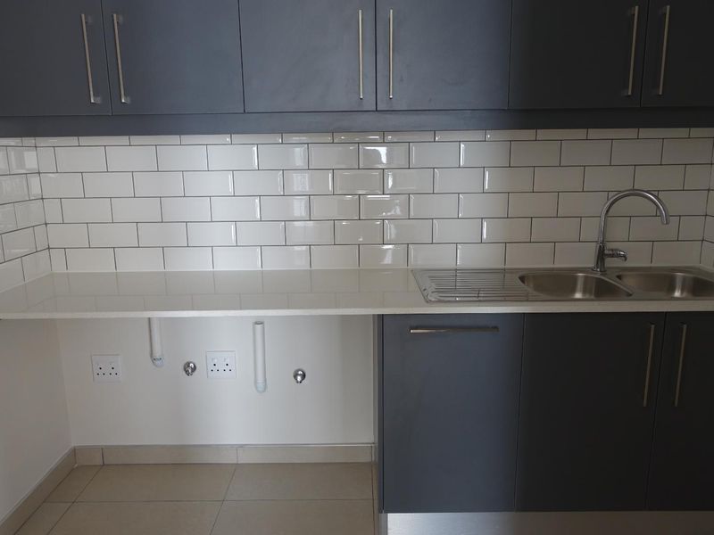 BRAND NEW FREE STANDING CORNER HOUSE - Photo 7