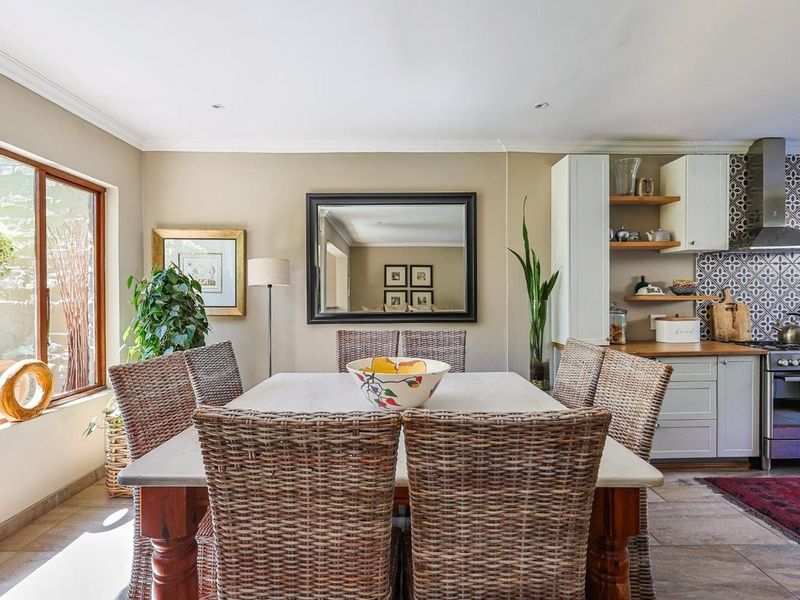 Stunning Townhouse For Sale - Photo 9