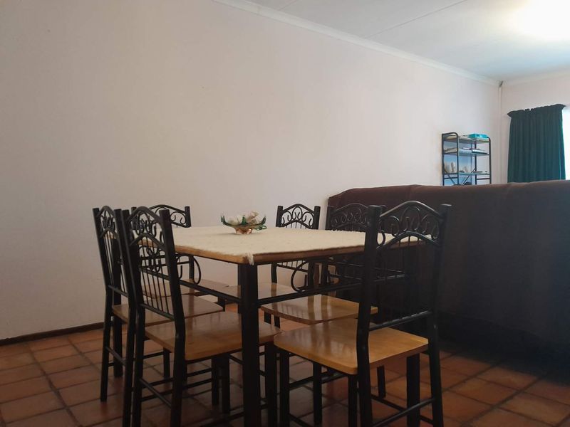 Well maintained 1st floor 3 Bedroom Home - Photo 7