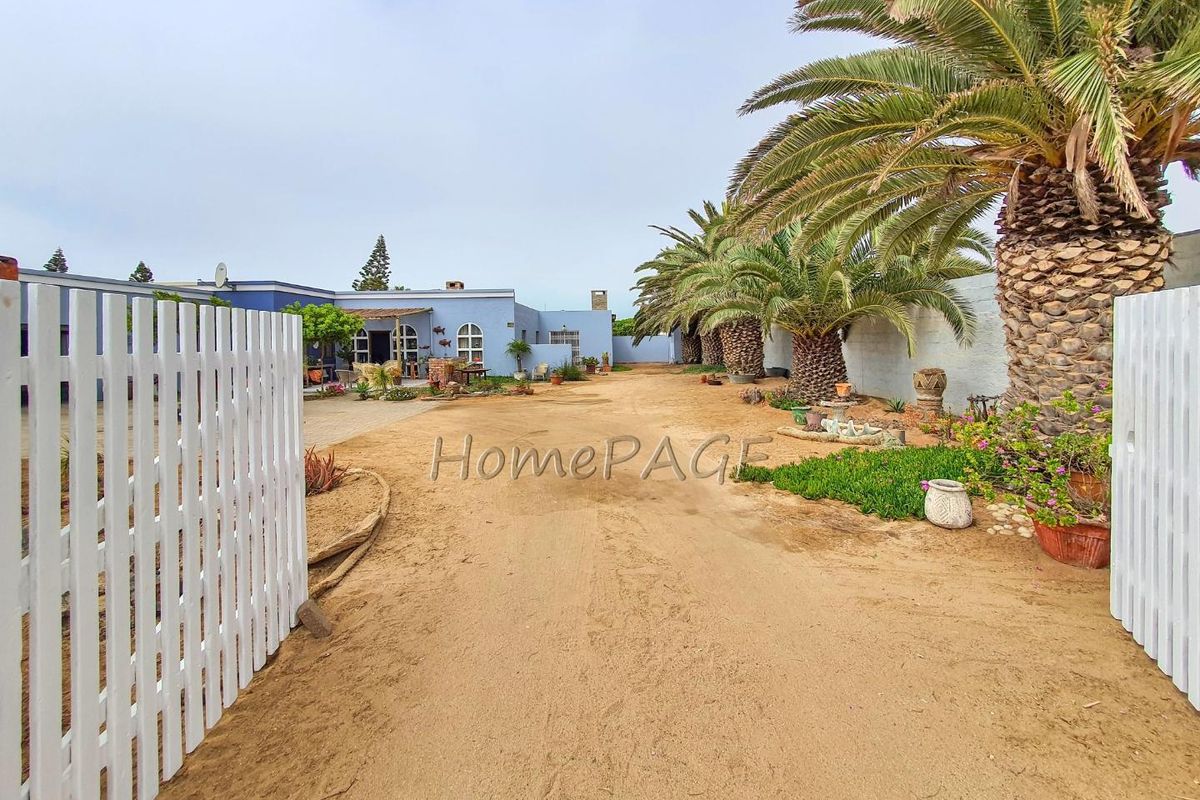 Henties Bay Proper:  5 Bedroom FARMSTYLE HOME is for Sale - Photo 4