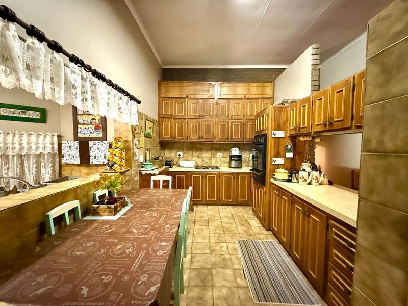 Comfortable Family Living with Extra Income Potential - Photo 10