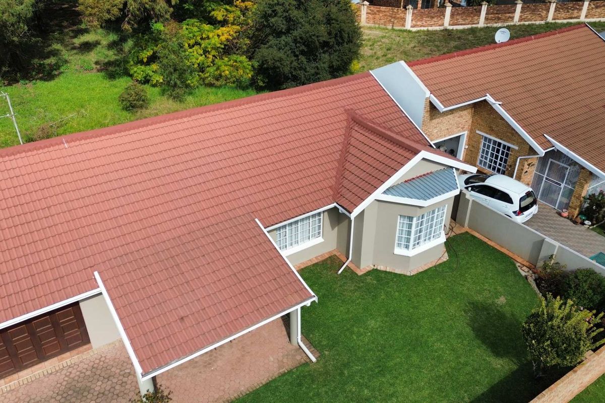 Immaculate Freehold Cluster in a Secure Estate – Spacious, Stylish & Low Maintenance! - Photo 3