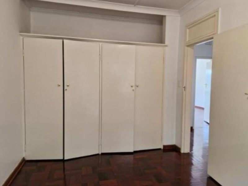 Renovated 3 Bedroom Apartment For Sale - Photo 7