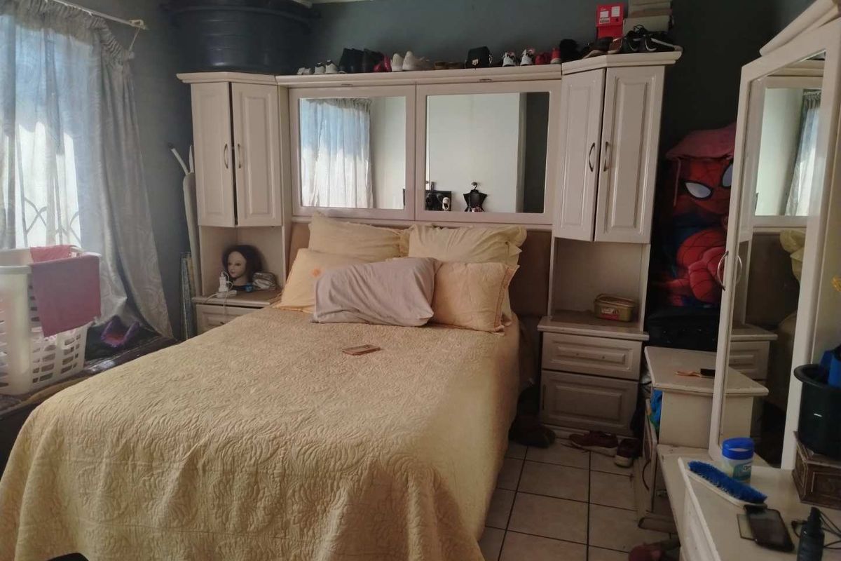 A SPACIOUS APARTMENT - Photo 2