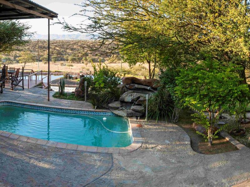 FOR SALE- BEAUTIFUL SMALL HOLDING IN BRAKWATER, WINDHOEK, NAMIBIA.(HAS GREAT POTENTIAL TO APPLY FOR B&B AND DAY TO DAY ACCOMMODATION) - Photo 4
