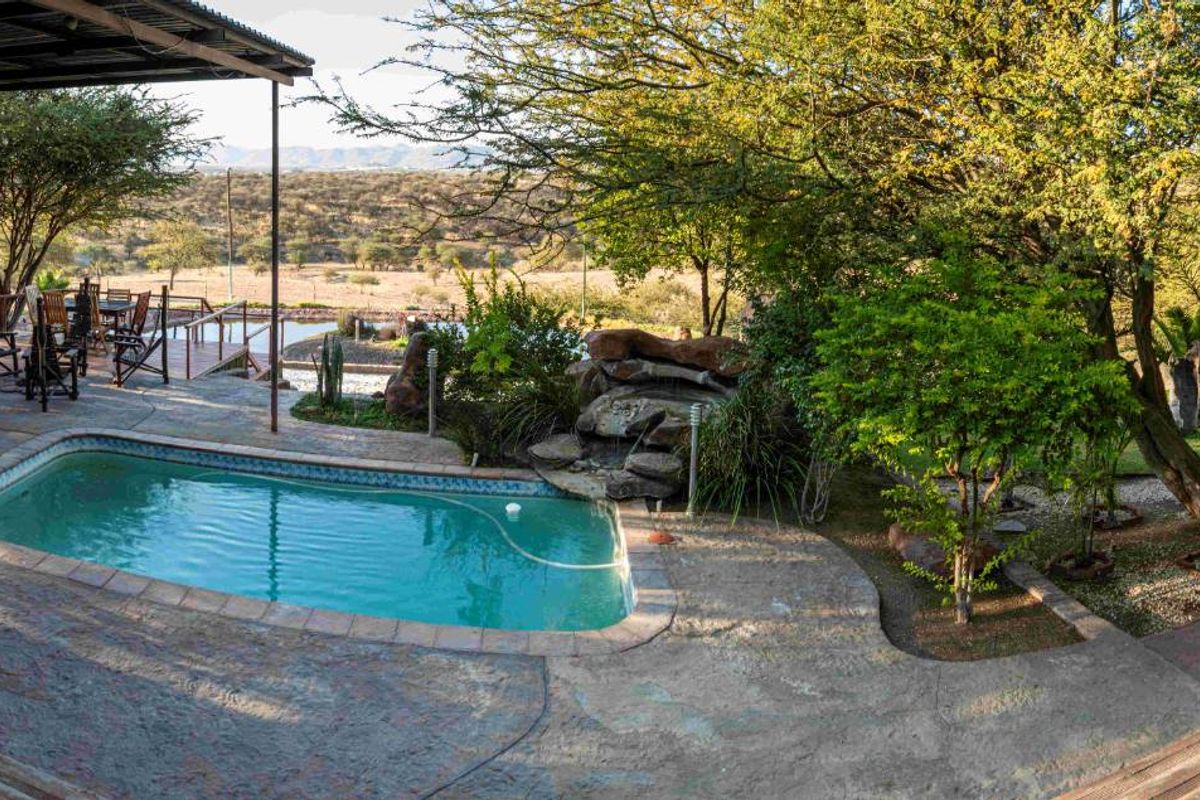 FOR SALE- BEAUTIFUL SMALL HOLDING IN BRAKWATER, WINDHOEK, NAMIBIA.(HAS GREAT POTENTIAL TO APPLY FOR B&B AND DAY TO DAY ACCOMMODATION) - Photo 4