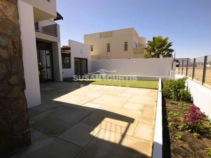 ARCHITECTURALLY DESIGNED double storey MANSION READY FOR BNB WITH HEAVENLY VIEWS! - Photo 10