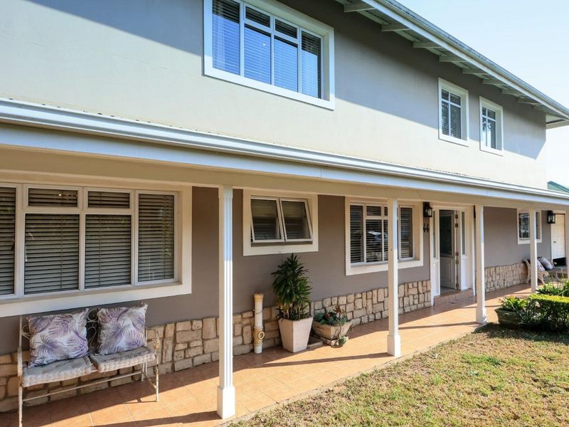 Charming Family Home in a Thriving Village Community - Photo 2