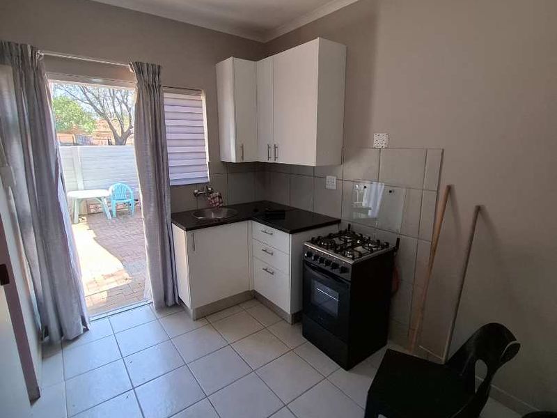 Grannyflat available in Silverton - Photo 6