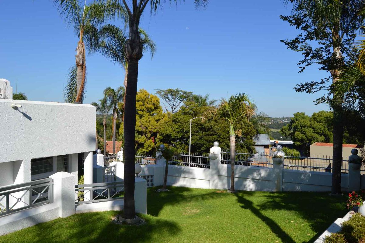 Stunning Furnished Home in Secure Estate with Breathtaking Sunset Views - Photo 5