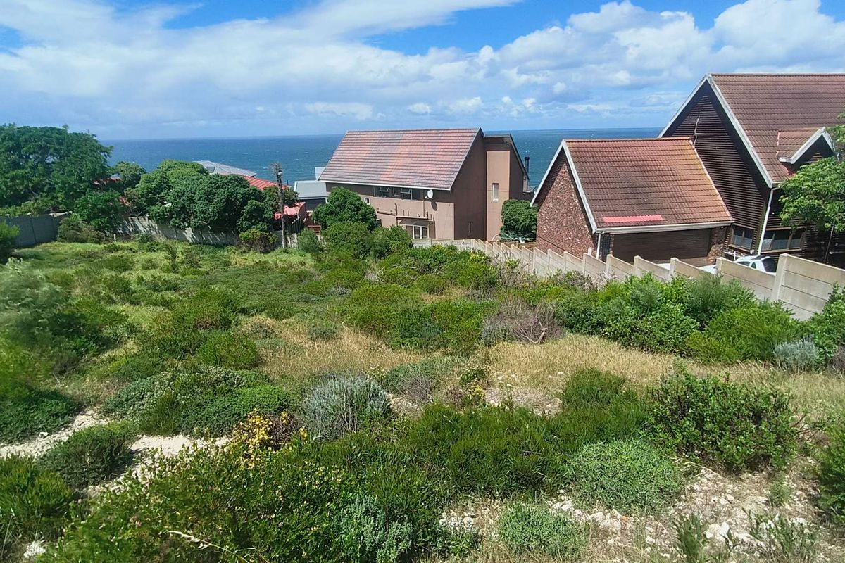 Prime 750m2 Vacant Land in Dana Bay with Sea View - Photo 2