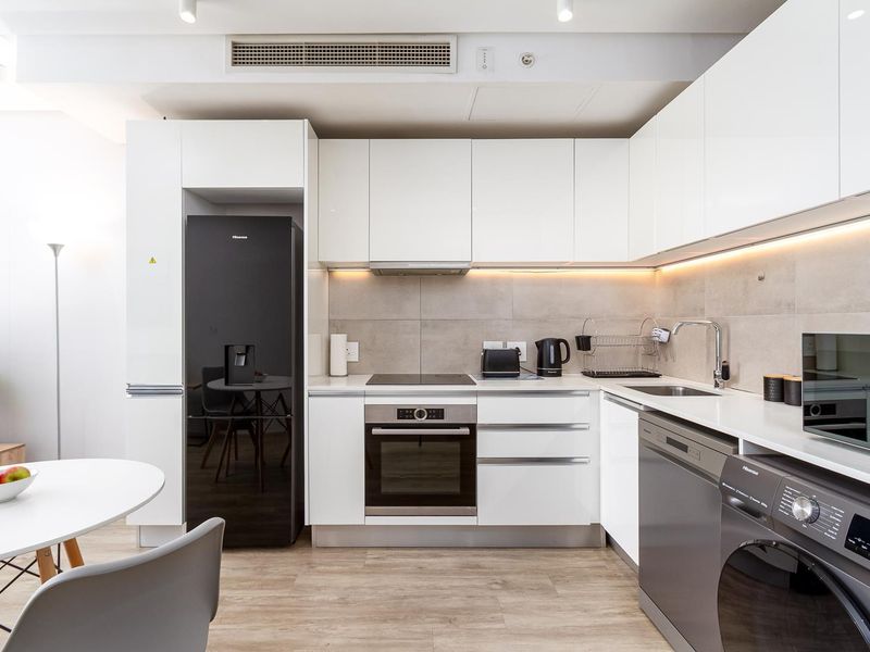 SUNNY AND BRIGHT - Photo 8